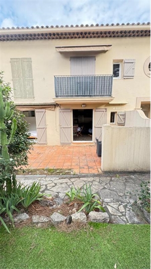 t2 à la vente -   83120  SAINTE MAXIME, surface 39 m2 vente t2 - UBI445865249